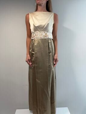 1960s Elegant Fall Gala Column Evening Gown From Acceutique Size Small JL